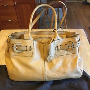 Tod's tan leather handbag w/ inside zipper & magnetic snap closure
